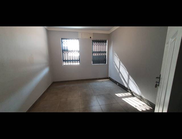 830M² FACTORY SOLD IN EASTLEIGH